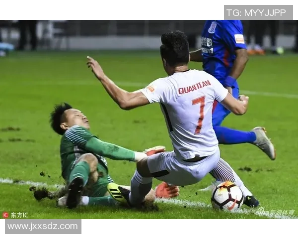 申花与权健激战正酣图文直播带你全程感受比赛精彩瞬间